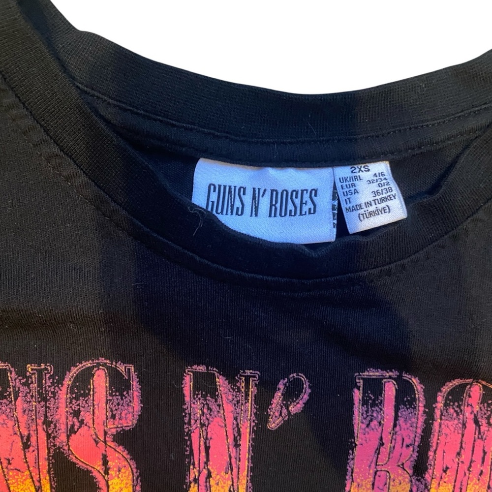 graphic tee - Picture 3 of 3